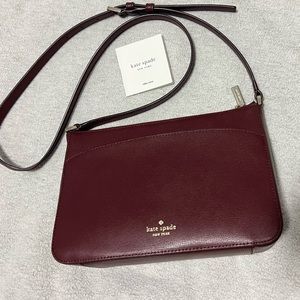 Crossbody bag in Cherrywood